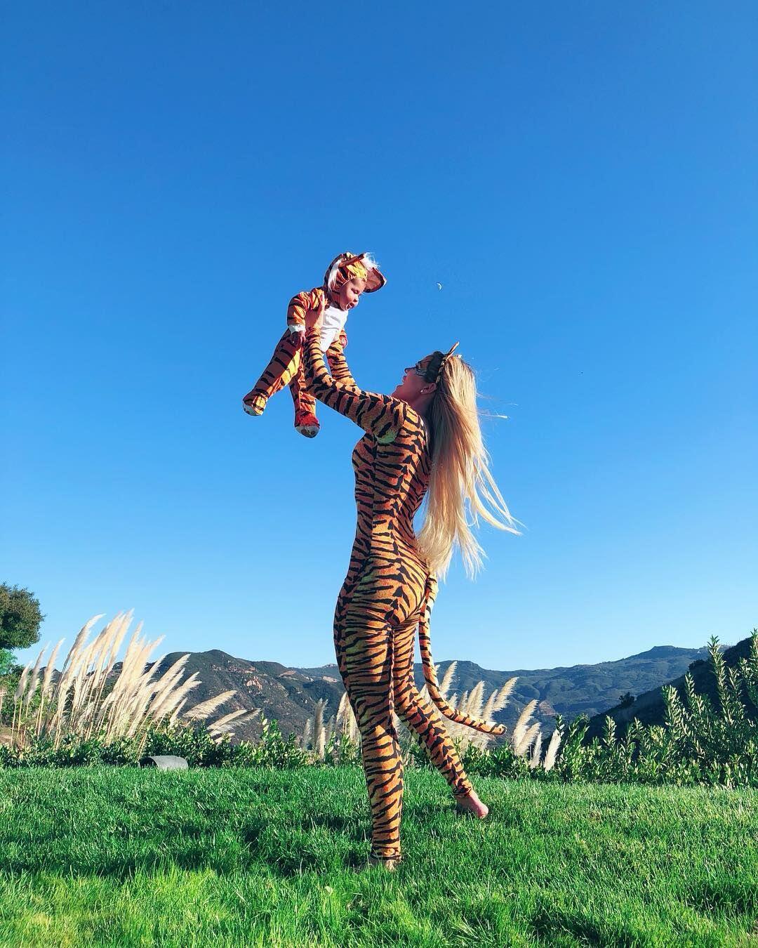 10 Potret Putri Khloe Kardashian Rayakan Halloween Party, Menggemaskan