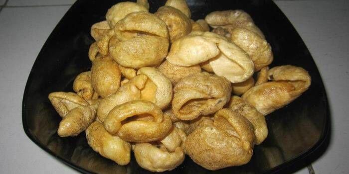 Plesiran ke Jawa Timur? Wajib Boyong 7 Aneka Kerupuk Ini, Renyah Abis!