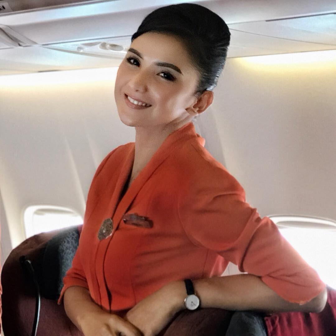 10 Potret Pramugari Kekasih Baru Ade Govinda, Manis Banget!