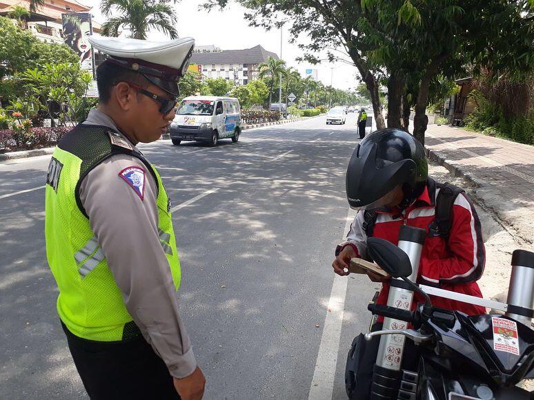 Tidak Bayar Denda Tilang Elektronik, STNK Bisa Diblokir, Lho!
