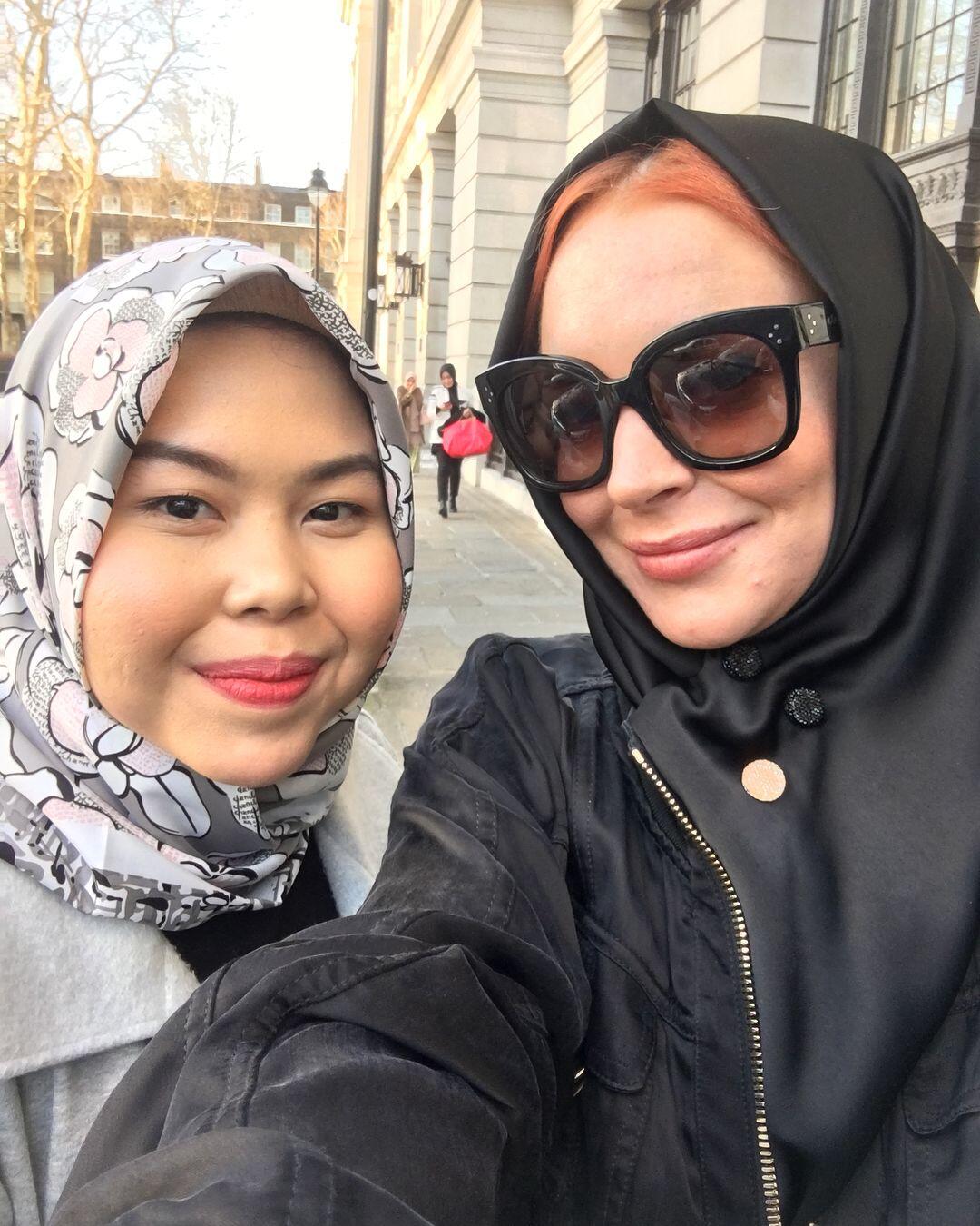9 Selebriti yang Mantapkan Hati Menjadi Mualaf
