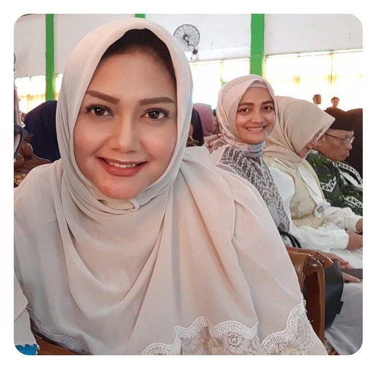 9 Selebriti yang Mantapkan Hati Menjadi Mualaf