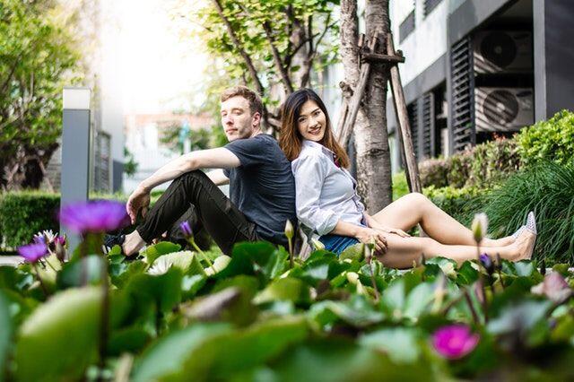 5 Cara Mudah Menghadapi Cowokmu yang Super Gak Romantis