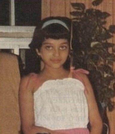 10 Transformasi Aishwarya Rai di Usia ke-45, Pesonanya Paripurna!