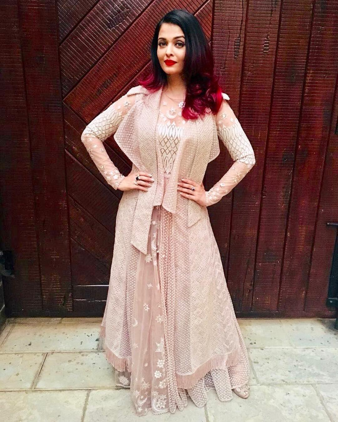 10 Transformasi Aishwarya Rai di Usia ke-45, Pesonanya Paripurna!