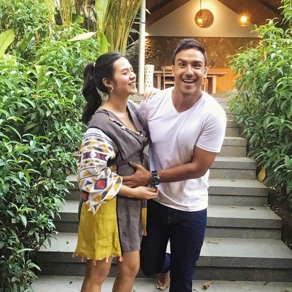 Hits Abis, 7 Artis Ini Memancarkan Pesona Cantiknya Bumil!