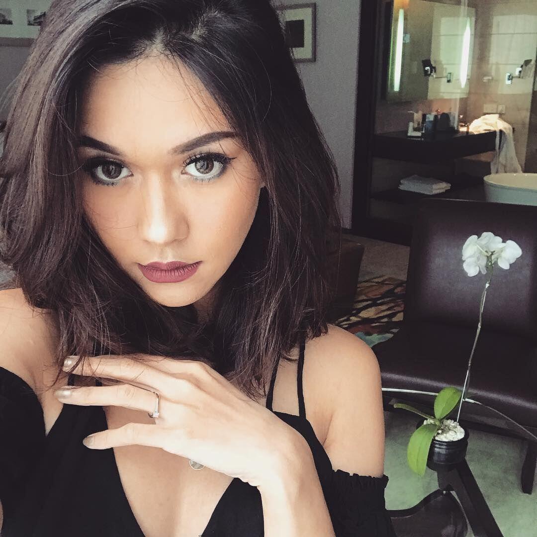 Intip Yuk Inspirasi Makeup Bold sampai Natural ala Nana Mirdad, Kece!