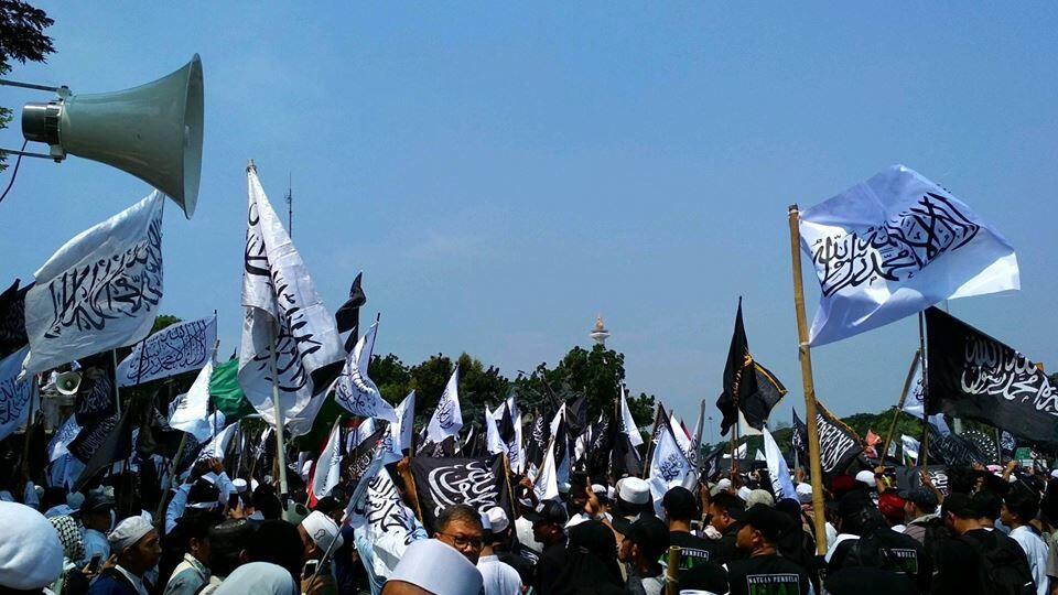 Massa Kembali Turun ke Jalan dan Demo Aksi Bela Bendera Tauhid