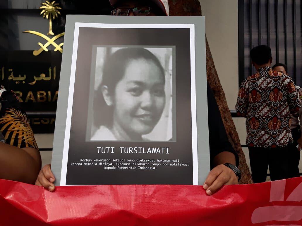 Puluhan Aktivis Perempuan Gelar Aksi Tolak Eksekusi Tuti Tursilawati