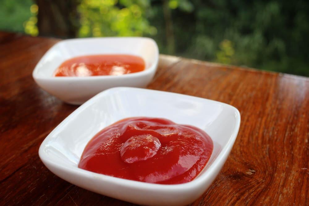 Ditantang Makan Makanan Pedas, Begini Reaksi Kocak Para Bule