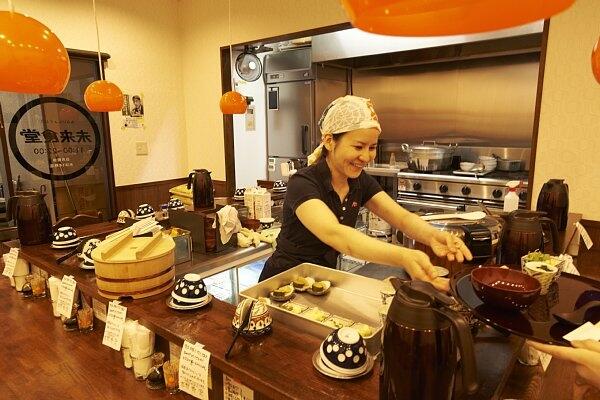Cuma di Resto Ini, Bayar Makanan Bisa dengan Cuci Piring!