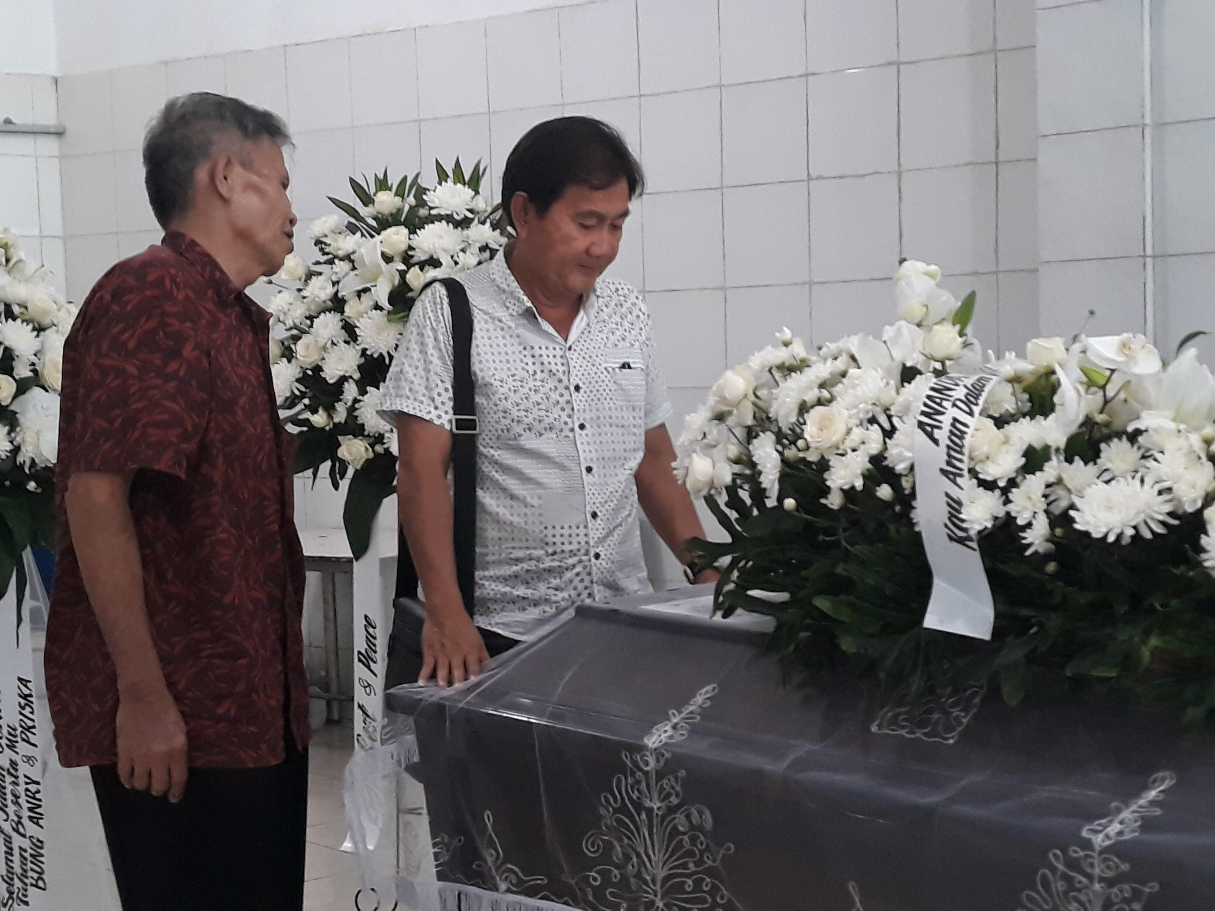 FOTO: Duka Keluarga Hizkia Saroinsong