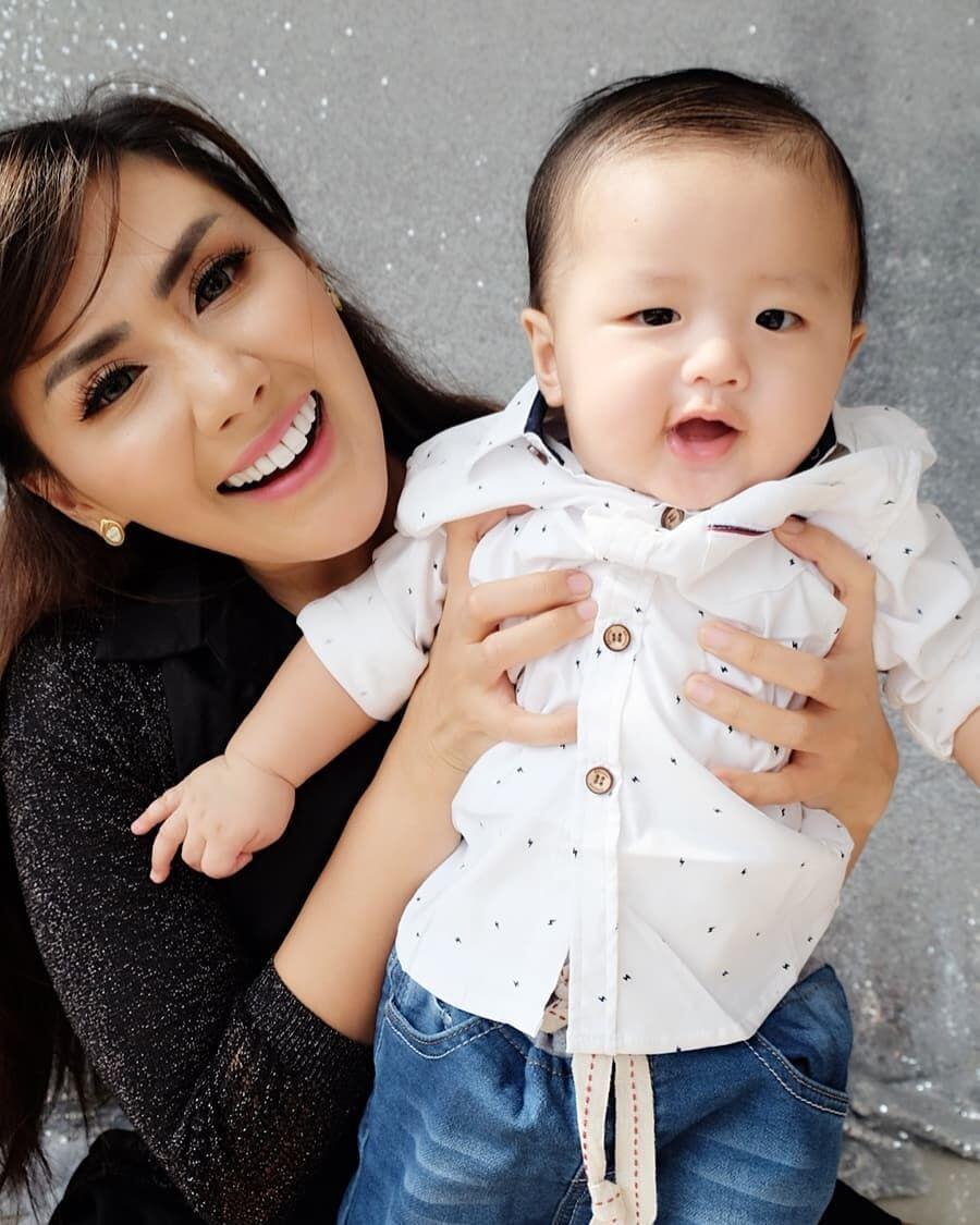 10 Potret Terbaru Kehidupan Rey Utami Sebagai Ibu