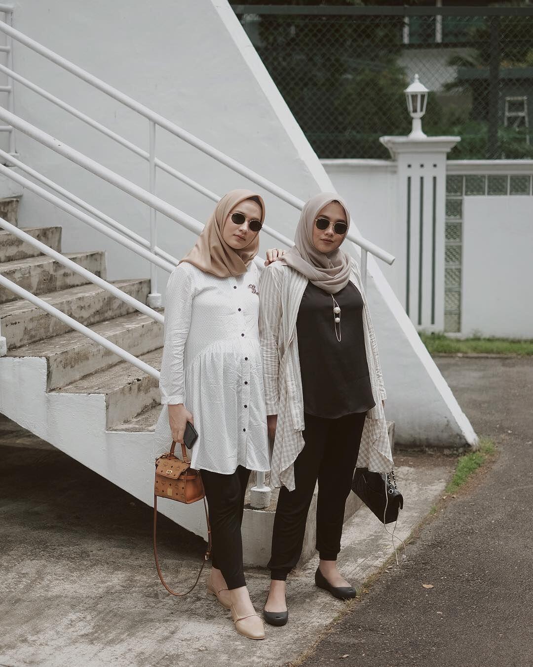 Hamil Bareng, Ini Gaya Liburan Duo Hijab Dwi dan Nabila di Singapura