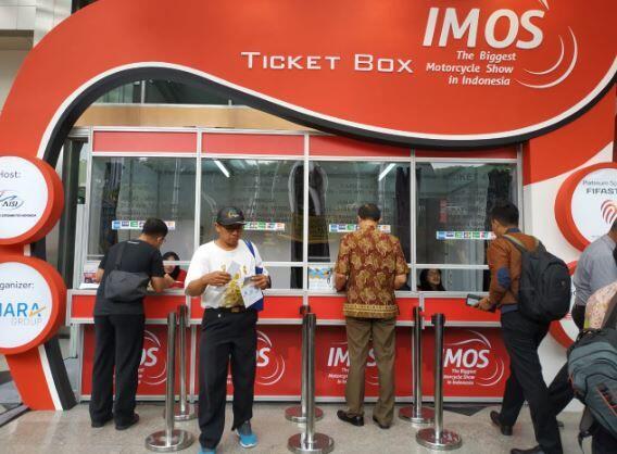 Kunjungi IMOS 2018, Presiden Jokowi Jajal Motor Bergaya Klasik