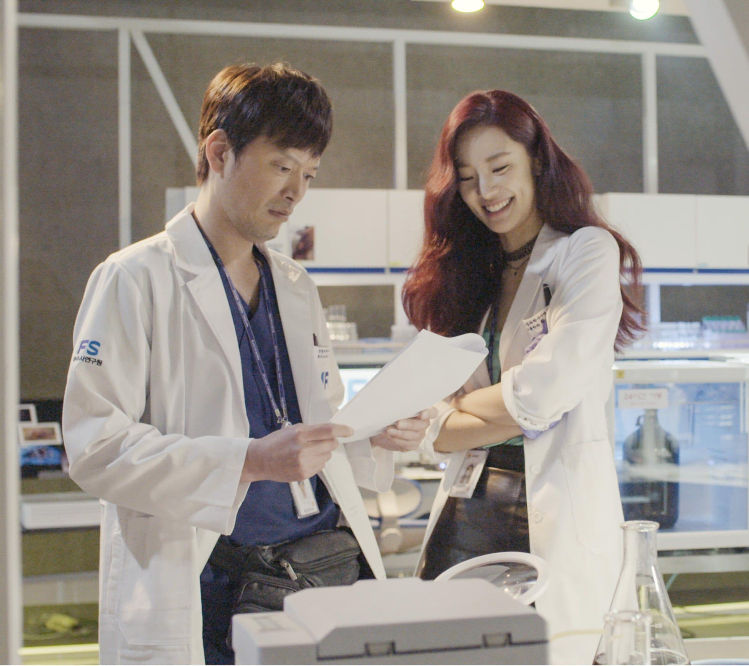 Beda Usia Puluhan Tahun, 10 Pasangan Drama Korea Ini Bikin Baper