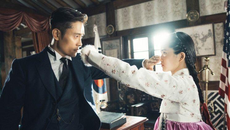 Beda Usia Puluhan Tahun, 10 Pasangan Drama Korea Ini Bikin Baper