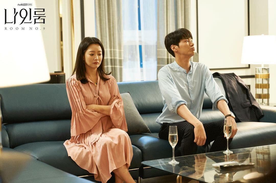 Beda Usia Puluhan Tahun, 10 Pasangan Drama Korea Ini Bikin Baper
