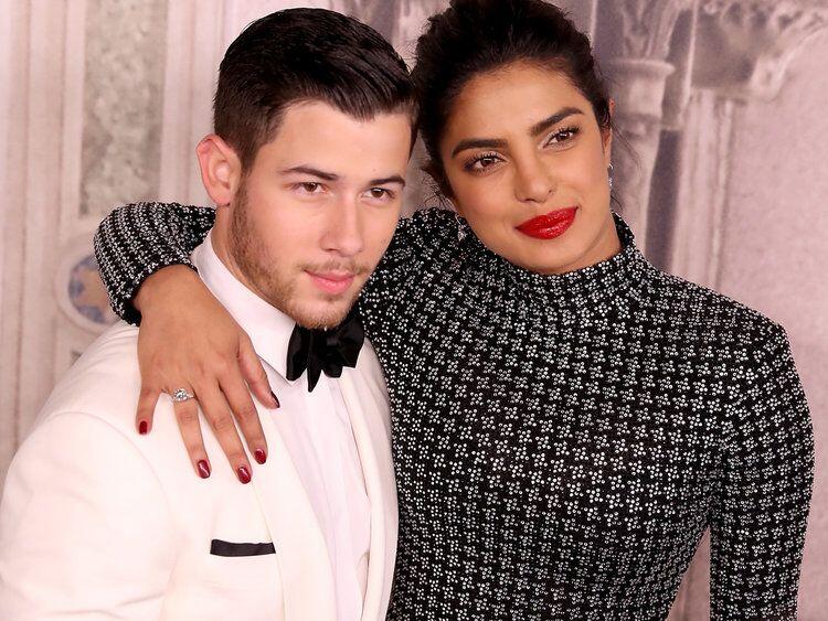 Usia Lebih Tua, 5 Artis India Ini Jatuh Ke Pelukan Brondong Lho!