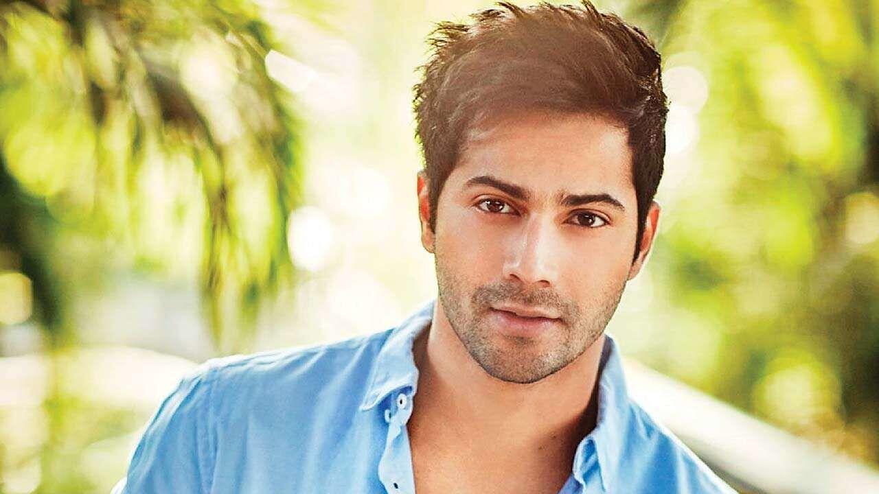 12 Potret Tampan Aktor Bollywood Varun Dhawan, Bikin Gemas!