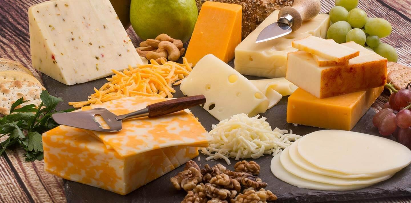Belum Tentu Bahaya, 8 Makanan Busuk Ini Justru Kaya Manfaat Lho!