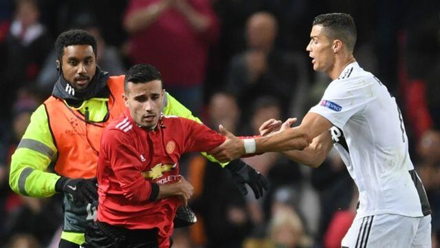 Penyusup Terobos Lapangan Saat Pertandingan, MU Tinjau Ulang Keamanan