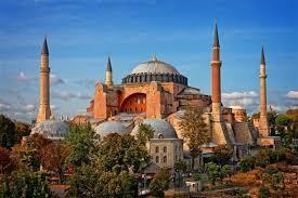 HAGIA SOPHIA Gereja dan Masjid dalam Satu Ruangan
