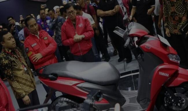 Kunjungi IMOS 2018, Presiden Jokowi Cari Motor Baru?