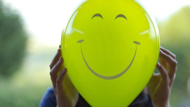 Sains: Terlalu Menginginkan Kebahagiaan Justru Akan Membuatmu Tak Bahagia