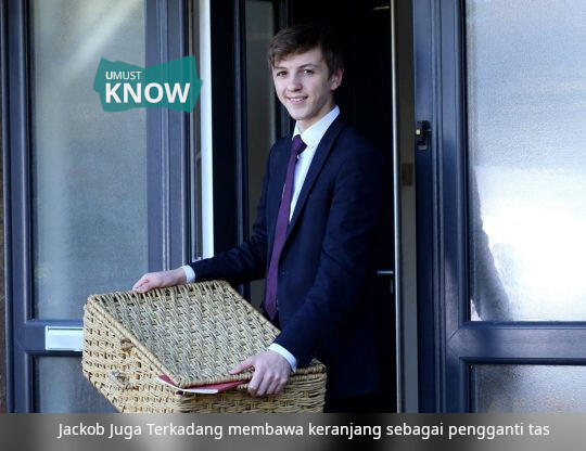 Dilarang Bawa Tas Ke Sekolah, Eh Anak Ini Malah Bawa Microwave