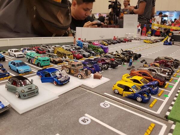 Gak Kenal Umur, Dari Anak Sampai Bapak Main Diecast!