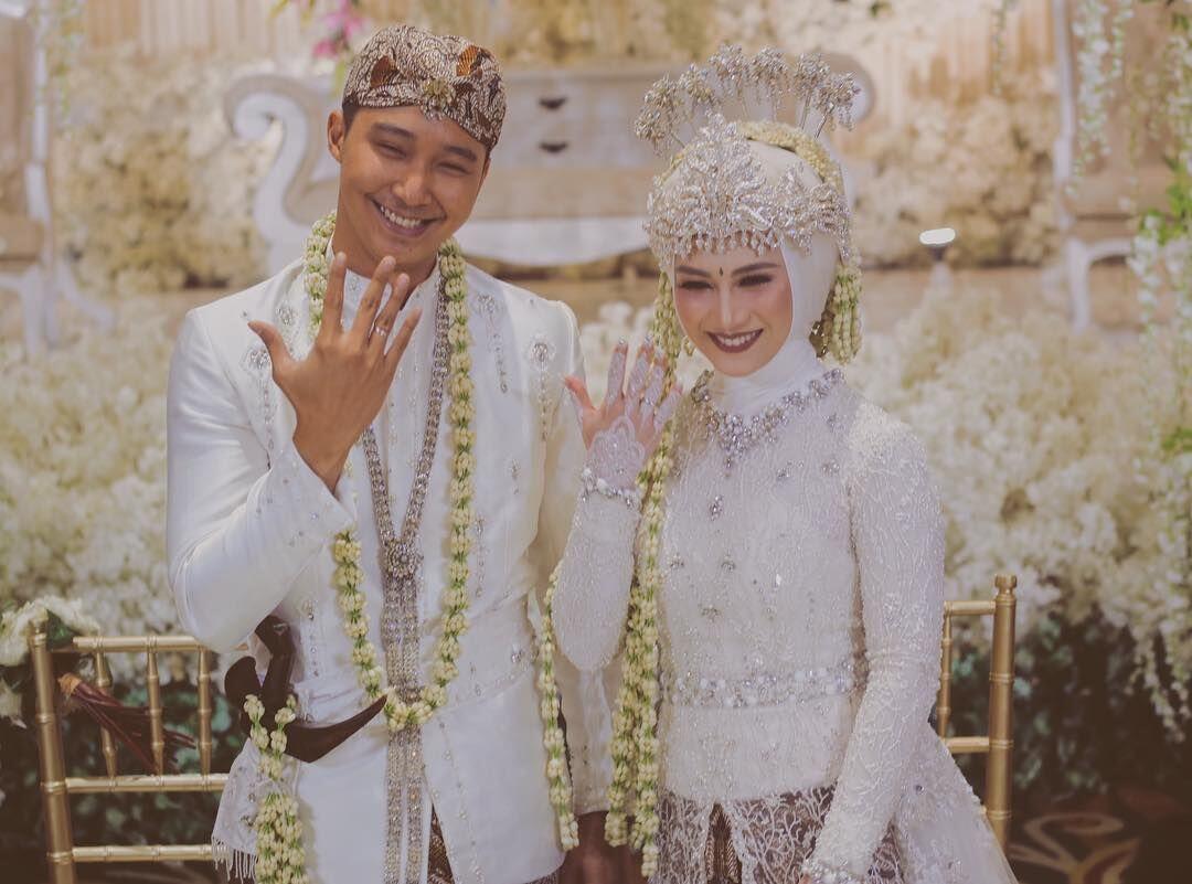 Inspirasi Pernikahan Sunda ala Melody Eks JKT48, Suci nan Sakral