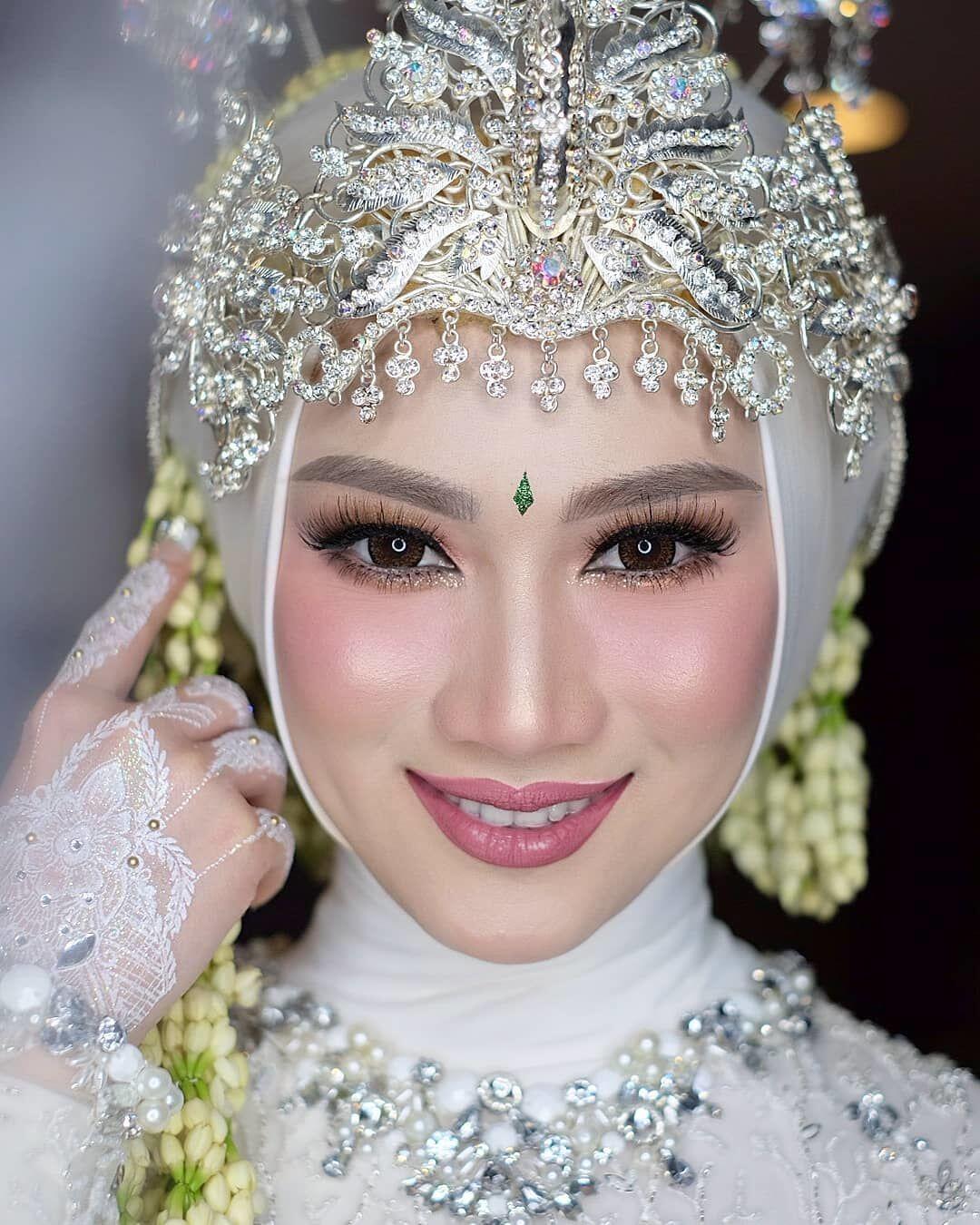 Inspirasi Pernikahan Sunda ala Melody Eks JKT48, Suci nan Sakral