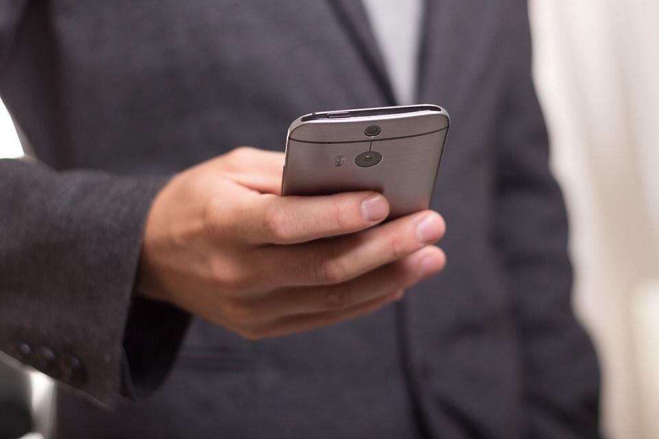 Nyaris Tak Dipakai Lagi, Ini 6 Hal Unik SMS yang Ngetren di Era 2000an