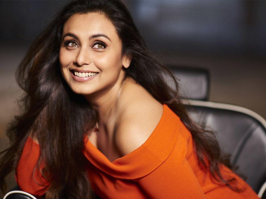 Bukan 'Gaptek", 4 Seleb Bollywood Ini Memutuskan Tak Memiliki Medsos