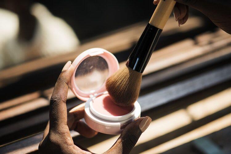 Biar Gak Menor, Ini 8 Jenis Make Up Untuk Pemula
