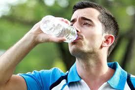 YOK GAN... BIASAKAN MINUM AIR PUTIH AGAR GINJAL AGAN TIDAK MENGANDUNG BATU