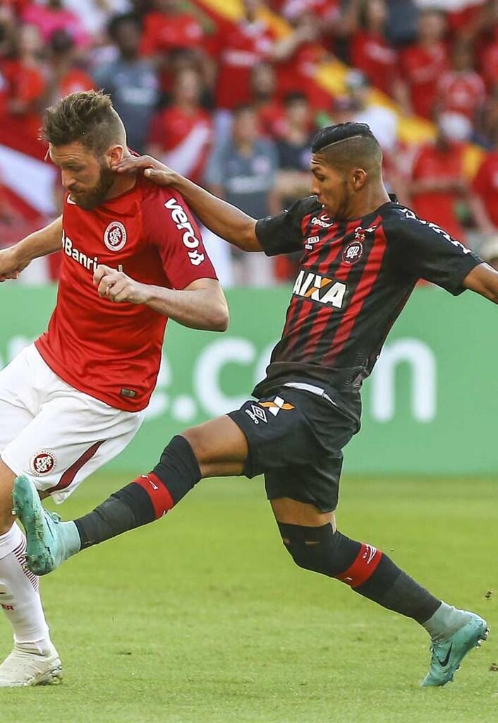 Ragam Sepatu Bola di Berbagai Liga Minggu Ini