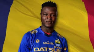 bukan dari PERSIJA ( striker) mematikan!! tapi ini STRIKER nya
