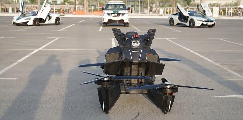 Bayar DP 150 juta Agan Udah Bisa Inden Hoverbike "Motor Terbang" Keren Ini!