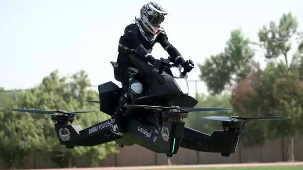 Bayar DP 150 juta Agan Udah Bisa Inden Hoverbike "Motor Terbang" Keren Ini!
