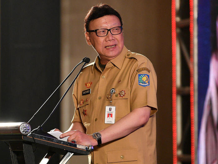 Kepala daerah dalam himpitan kampanye