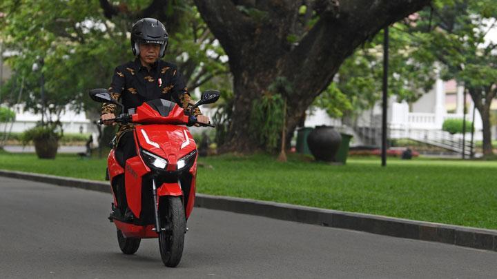 2019, Jokowi: 60 Ribu Motor Listrik Diproduksi di Dalam Negeri