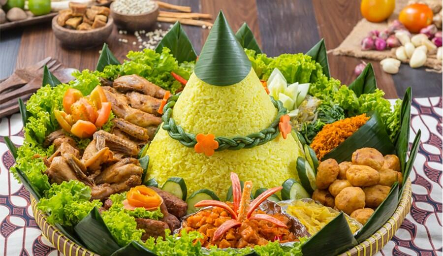 Kue Ulang Tahun Anti Mainstream Diganti dengan Nasi Tumpeng Aja Nih!