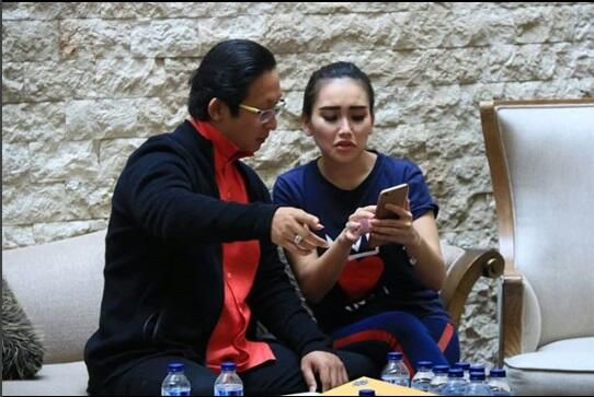 Keceplosan Sebut Nama Pacar Baru Ayu Ting Ting, Jadi Ketahuan Deh Orangnya!