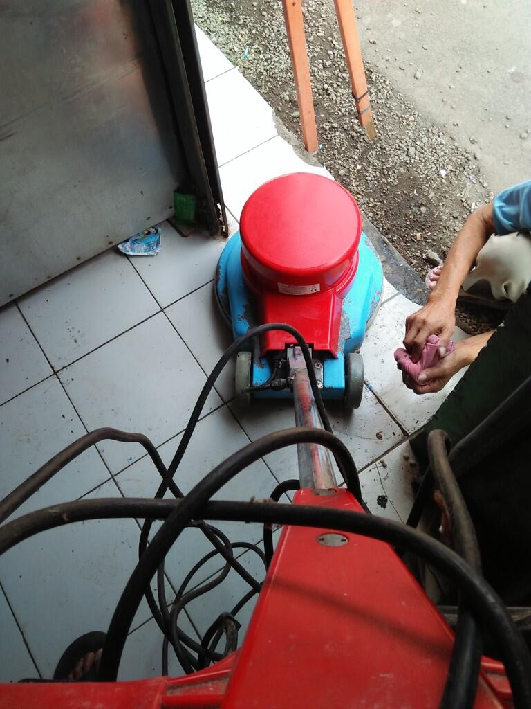 Lepas mesin polisher lantai poles lantai bogor,cisarua