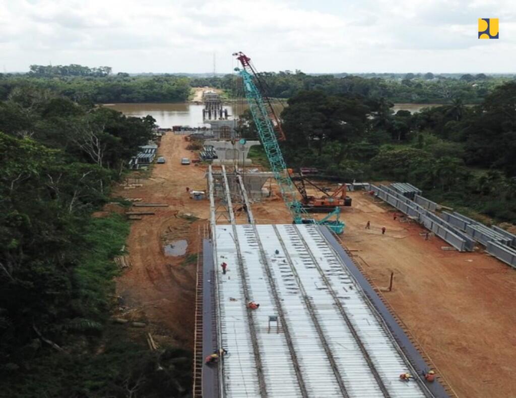 Tingkatkan Konektivitas Kalimantan, Jembatan Tumbang Samba Rampung Agustus 2019