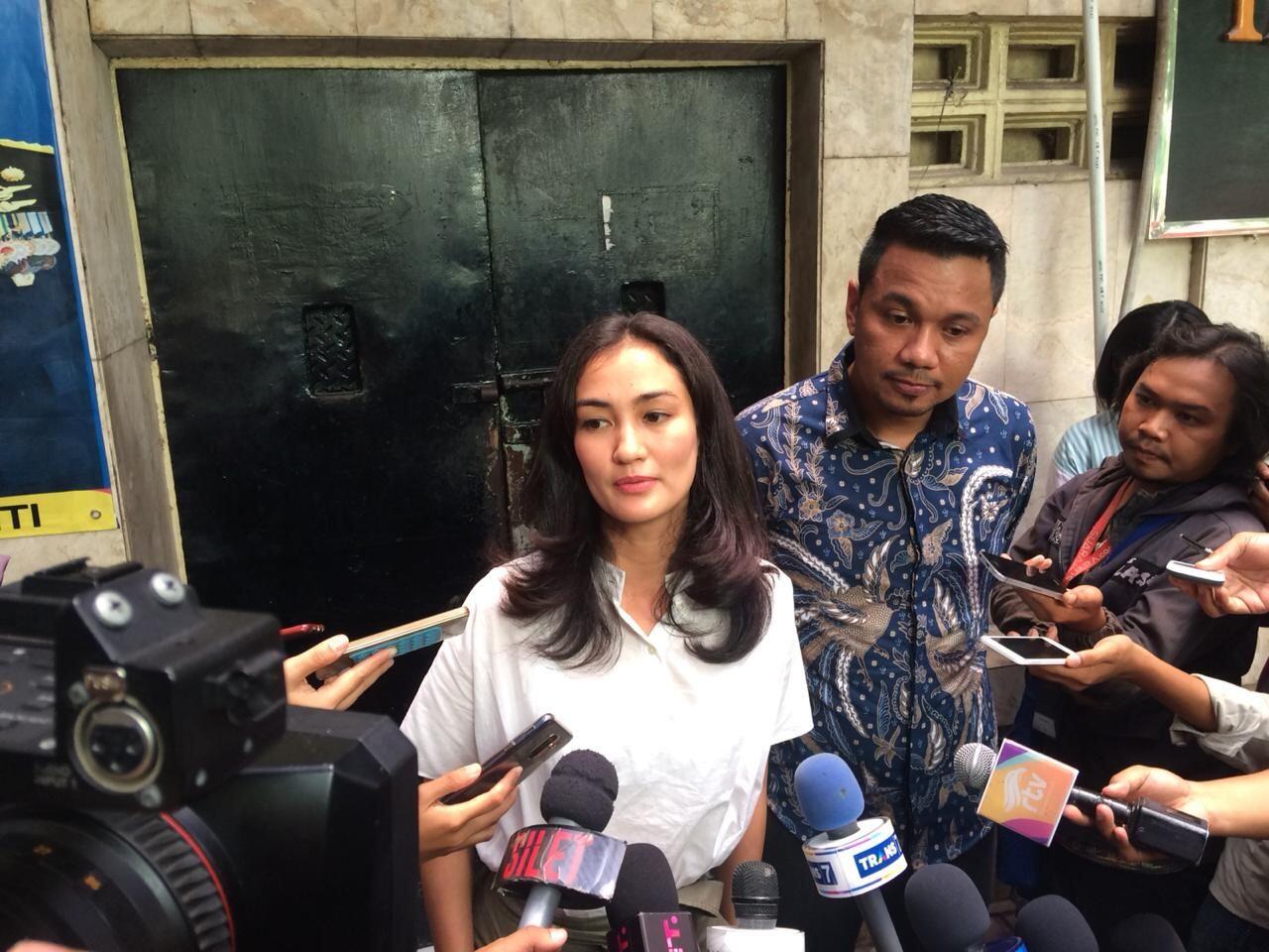 Atiqah Hasiholan Batal Jadi Jaminan Ratna Sarumpaet