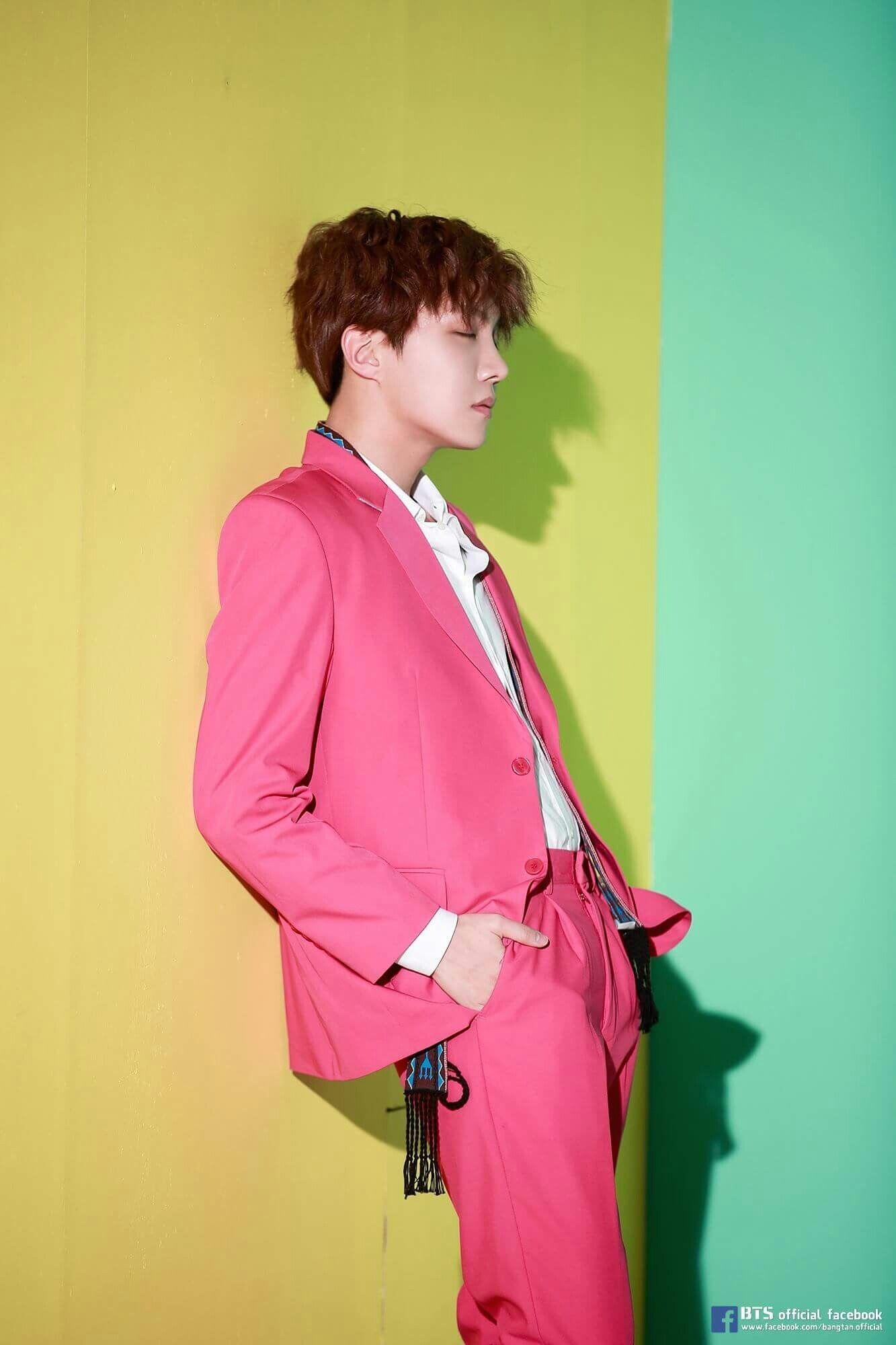 Ini 7 Idol KPop Cowok yang Debut Solo di Tahun 2018