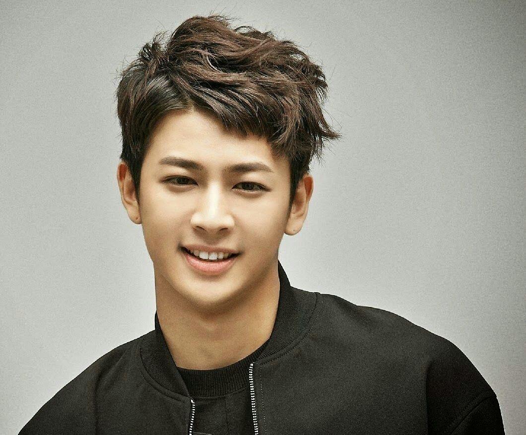 Wah, 5 Idol KPop Asli Korea Ini Sering Dikira Orang Asing Lho!